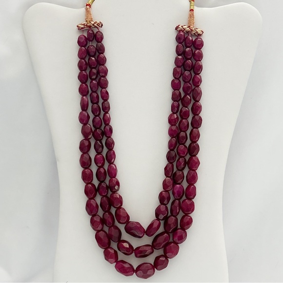 Stunning Triple Strand Red Ruby Graduated Bead Necklace - Picture 3 of 15